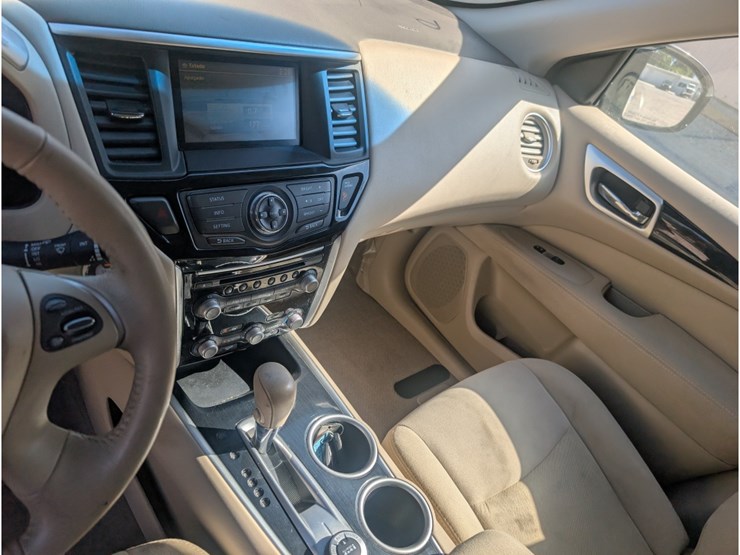 2014-nissan-pathfinder-image-13