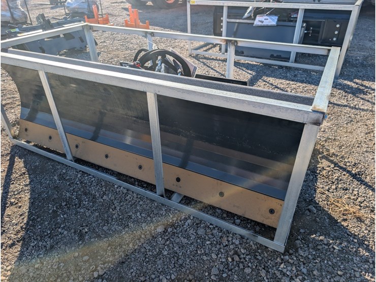 wolverine-skid-steer-6-way-dozer-blade-84"-image-2