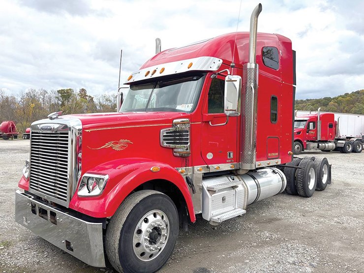 2013-freightliner-coronado-image-1
