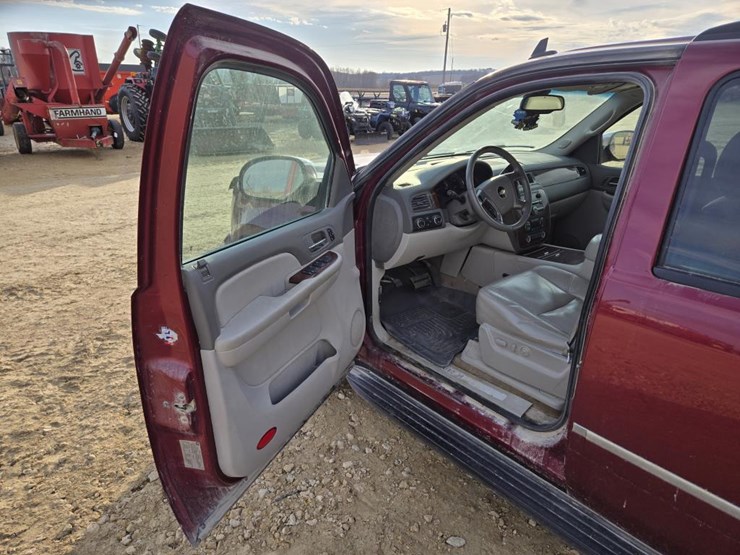 2009-chevrolet-tahoe-ltz-image-17