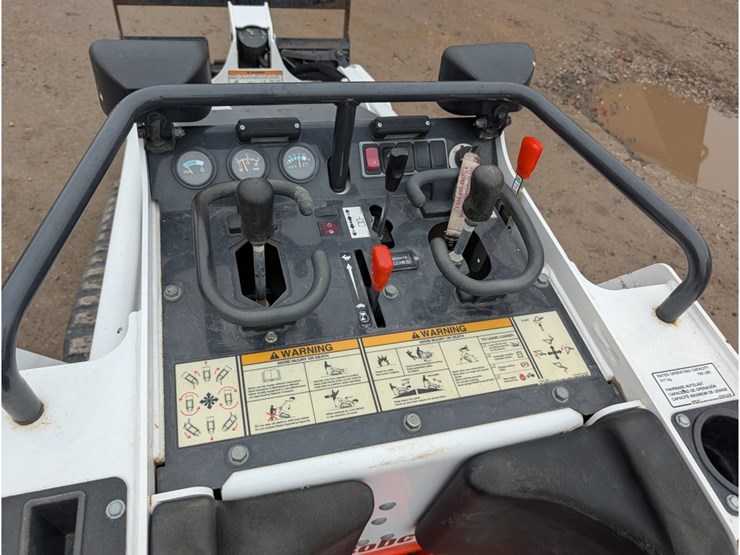 2017-bobcat-mt85-image-10