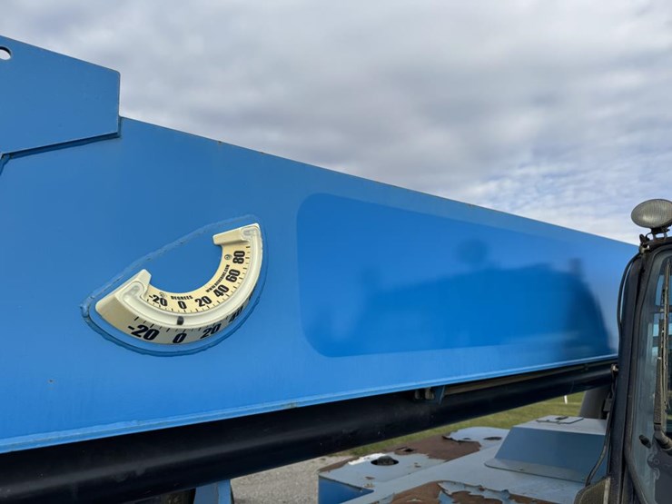 #1460-•-2014-genie-1056-telehandler-image-10