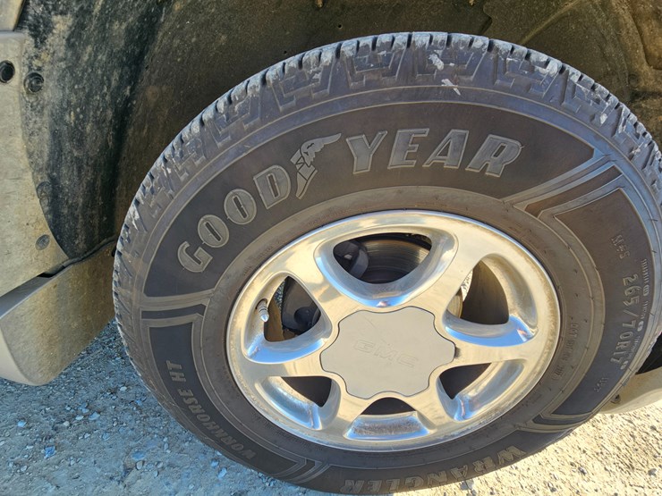 2004-gmc-yukon-image-64