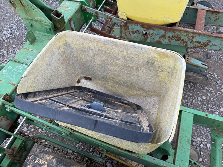 12-john-deere-12-image-29