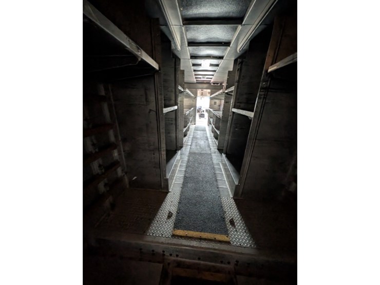 2017-freightliner-mt55-image-15