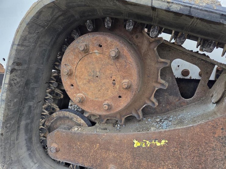 2013-bobcat-t770-image-51