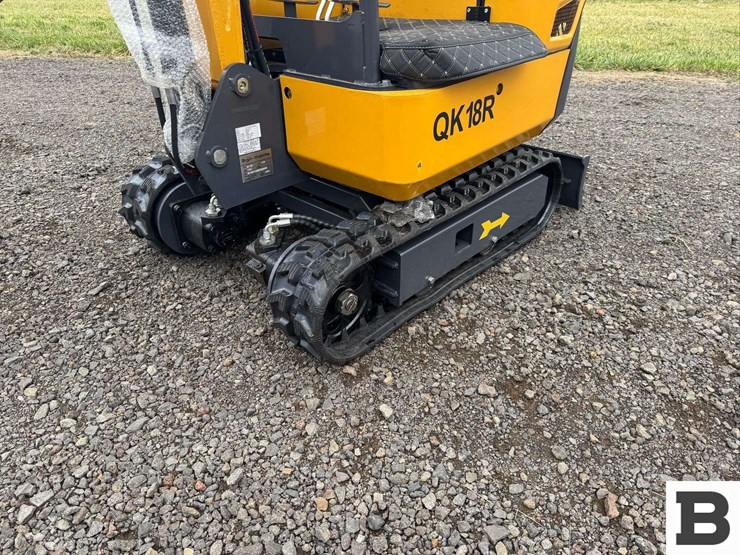 2025-cfg-industrial-qk18r-mini-excavator-image-12
