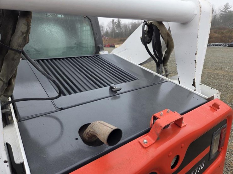 2013-bobcat-t770-image-24