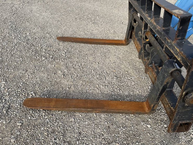 #1460-•-2014-genie-1056-telehandler-image-53