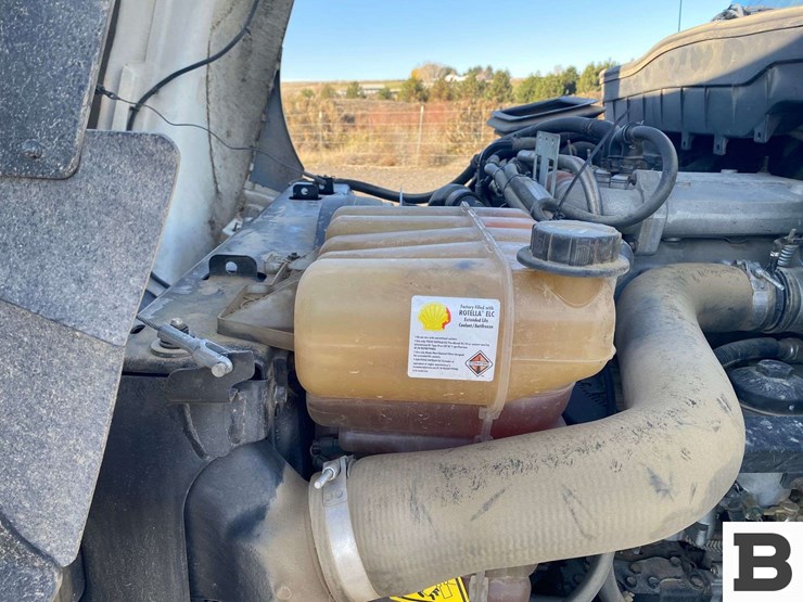 2011-international-durastar-4300-image-63