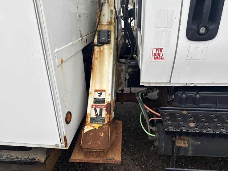 2013-international-4300-sba-image-46