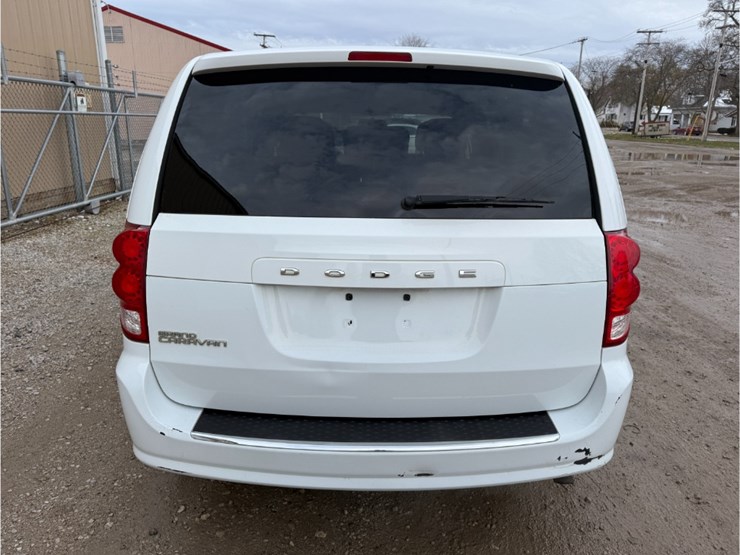 2016-dodge-grand-caravan-image-5