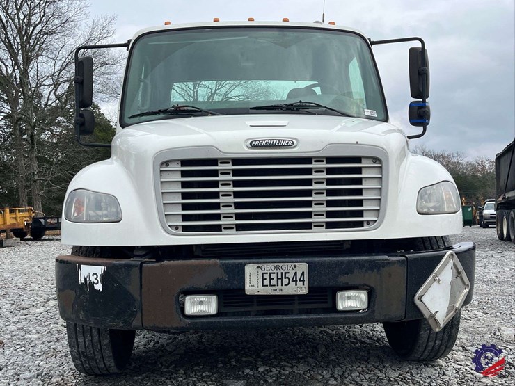 2017-freightliner-m2-s/a-tank-truck-image-14