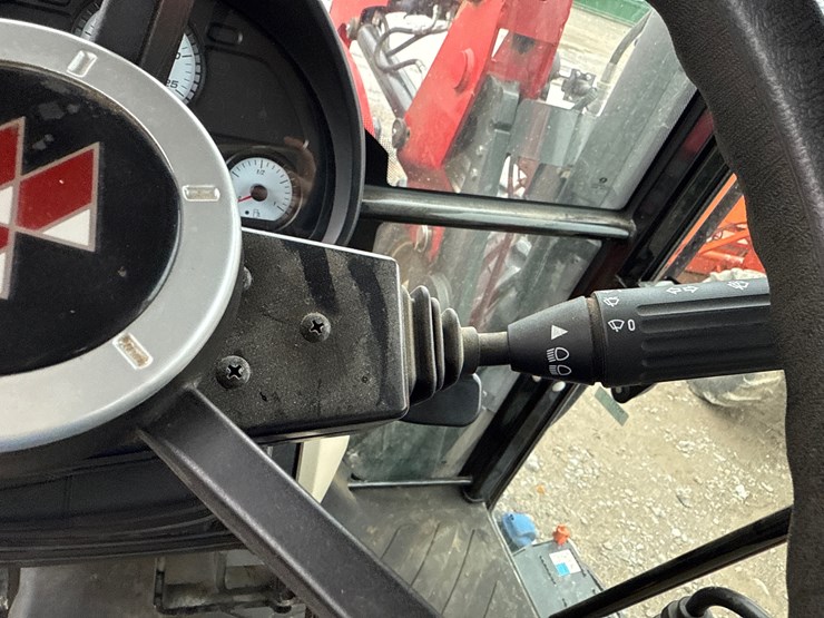 massey-ferguson-4709-image-34