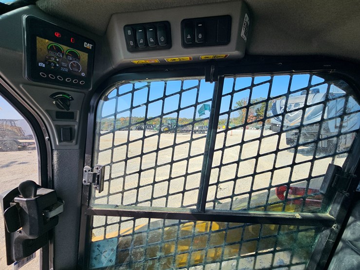 2023-caterpillar-299d3-image-40