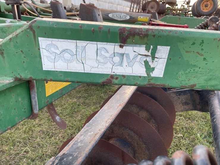 farmhand-soil-saver-13-shank-disc-chisel-image-6