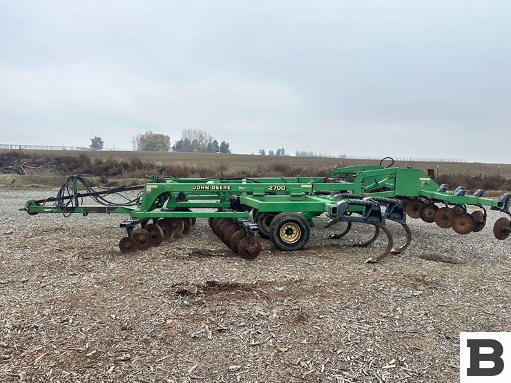 john-deere-2700-image-2