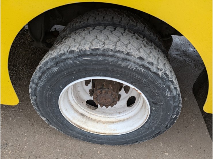 2017-freightliner-mt55-image-8