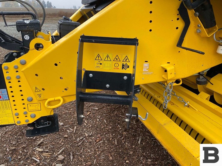 new-holland-340-image-18