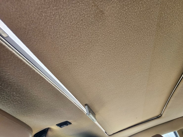 #21242-•-1990-jaguar-xjs-passenger-car-image-39