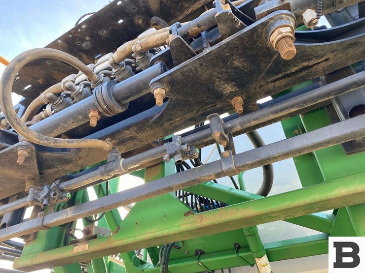 2013-john-deere-4830-image-41