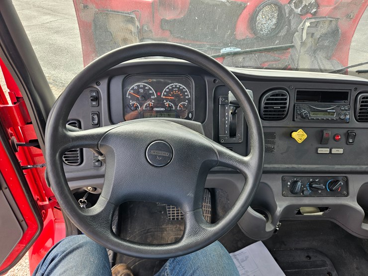 2016-freightliner-s2g-image-58