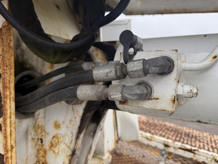 #2000-•-2014-freightliner-altec-digger-derrick-image-57