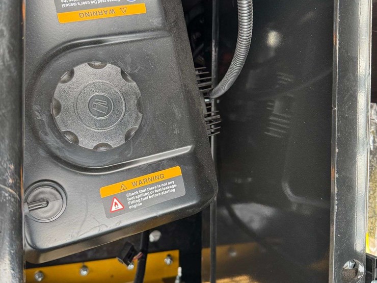 2025-cfg-industrial-h12r-mini-excavator-image-24