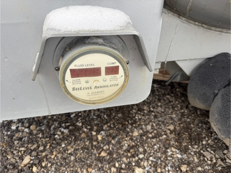 2012-90-bbl-tanker-take-off-w/-pumps-image-6