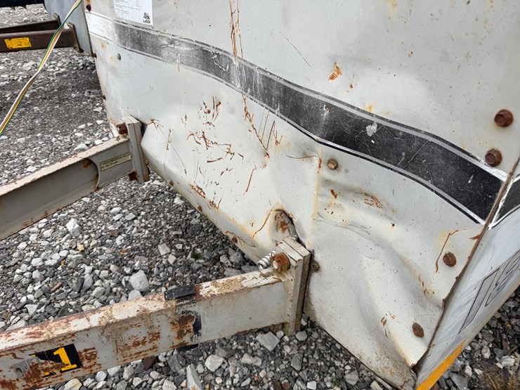 #22619-•-1994-leroi-185-portable-air-compressor-3272x209-6/94-image-14