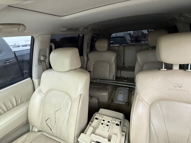 2012-infiniti-qx56-image-41