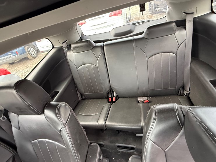 2015-chevrolet-traverse-image-21