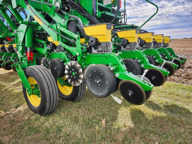 2021-john-deere-1795-image-14