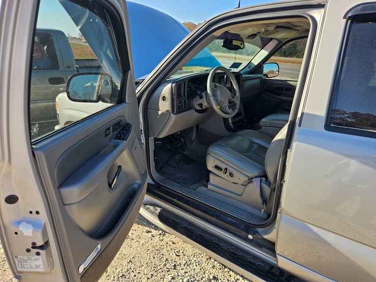 2004-gmc-yukon-image-25