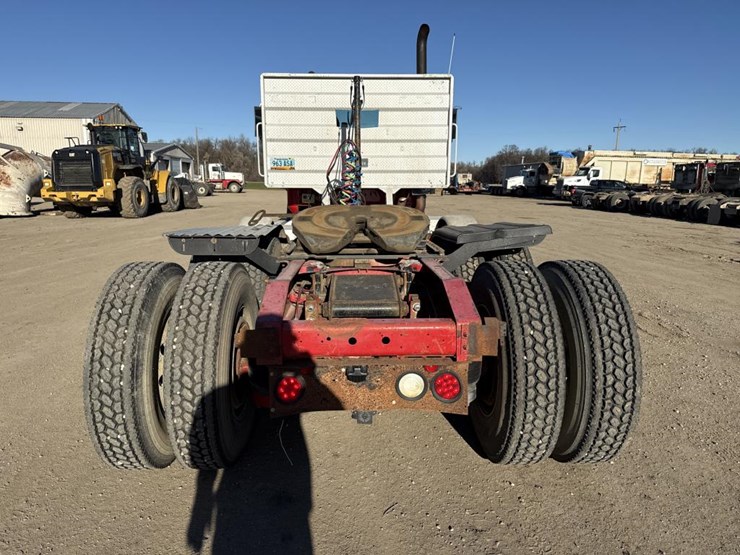 #1952-•-2008-international-eagle-day-cab-truck-tractor-image-4