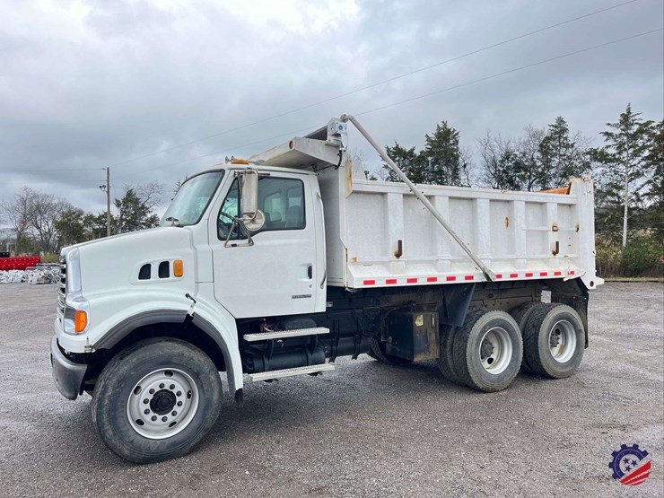 2008-sterling-l7500-image-1