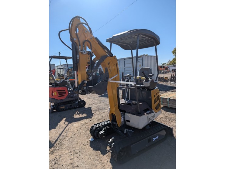 cfg-xz20r-mini-excavator-w/-mechanical-thumb-image-1