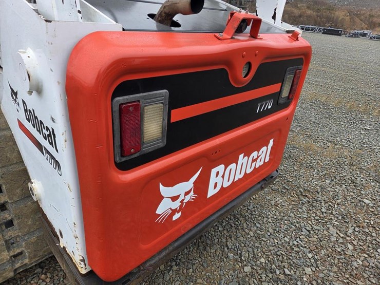 2013-bobcat-t770-image-23