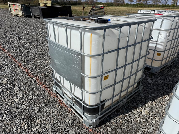 #22621-•-1000-gallon-poly-tank-w/-cage-image-1