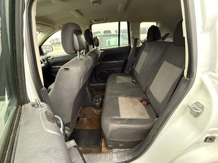 2014-jeep-compass-image-24