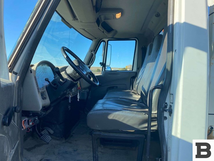 2011-international-durastar-4300-image-69