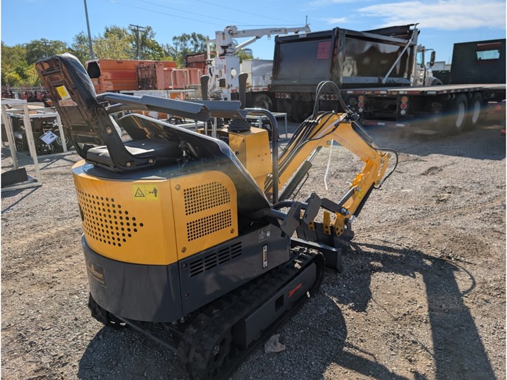 landhonor-lhr-kn16-cem-mini-excavator-image-6