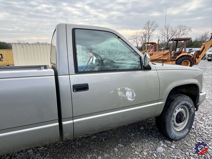 1990-gmc-sierra-pickup-truck-image-31