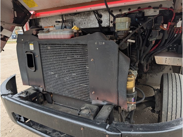 2017-freightliner-mt55-image-10