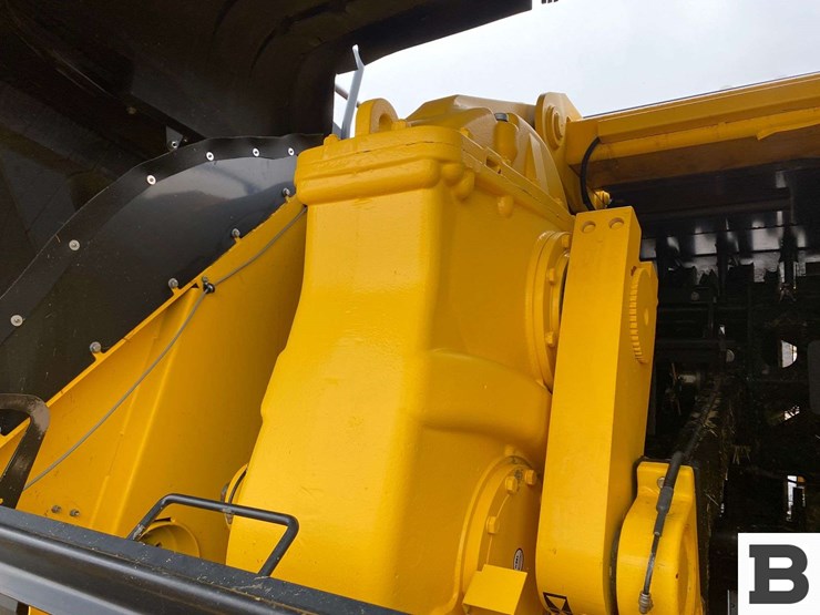 new-holland-340-image-22