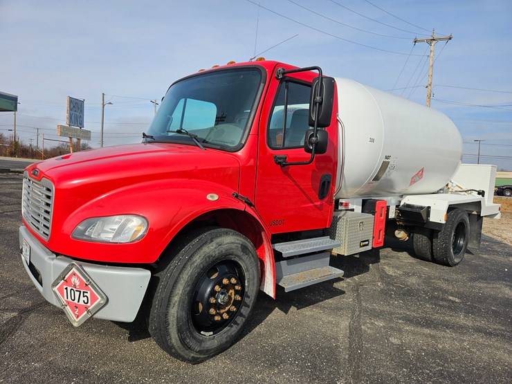 2016-freightliner-s2g-image-2
