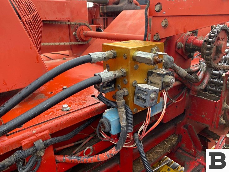 2002-new-holland-bb900-image-41