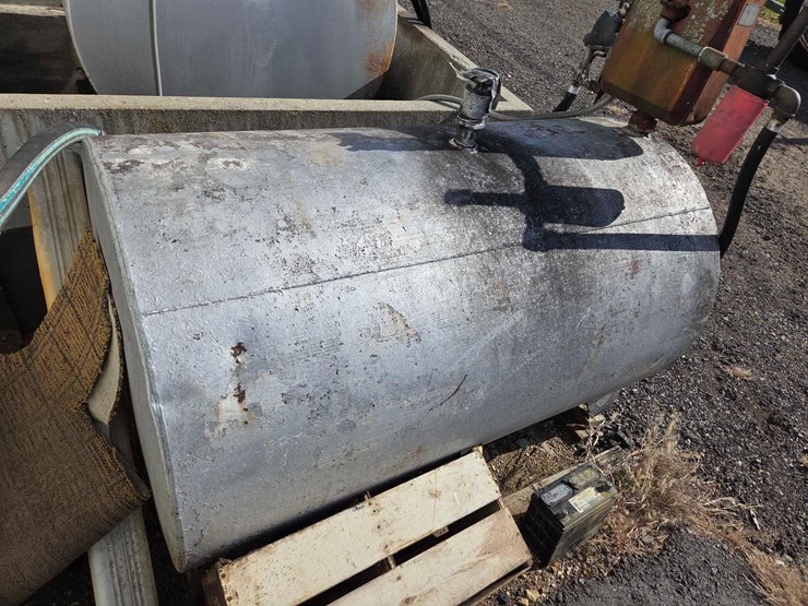 300-gallon-fuel-tank-w/-gas-boy-pump-image-5