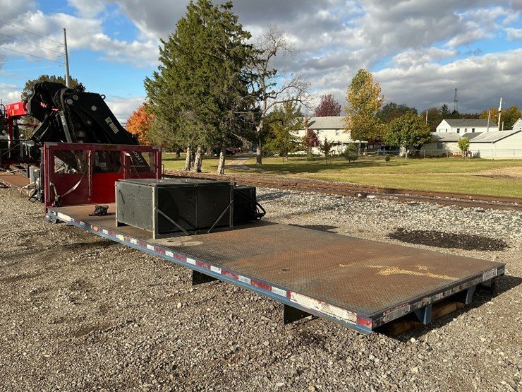 2013-hiab-xs-322-hipro-knuckle-crane-w/-8'x24'-steel-flatbed-image-5