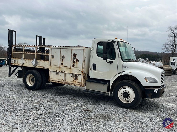 2017-freightliner-m2-s/a-tank-truck-image-6
